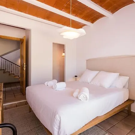 Willa Your Perfect Hideaway Only 5 Minutes From Ibiza *