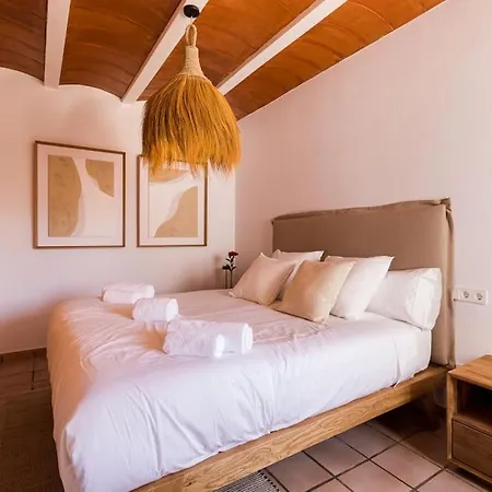 Your Perfect Hideaway Only 5 Minutes From Ibiza Willa