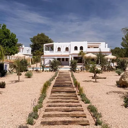 Your Perfect Hideaway Only 5 Minutes From Ibiza Willa
