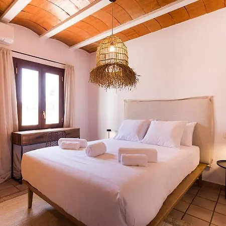 Your Perfect Hideaway Only 5 Minutes From Ibiza Willa