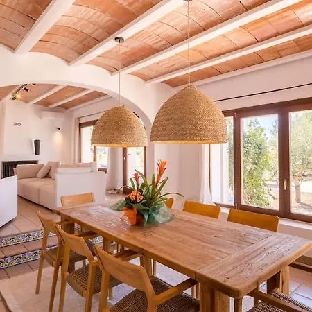 Willa Your Perfect Hideaway Only 5 Minutes From Ibiza *